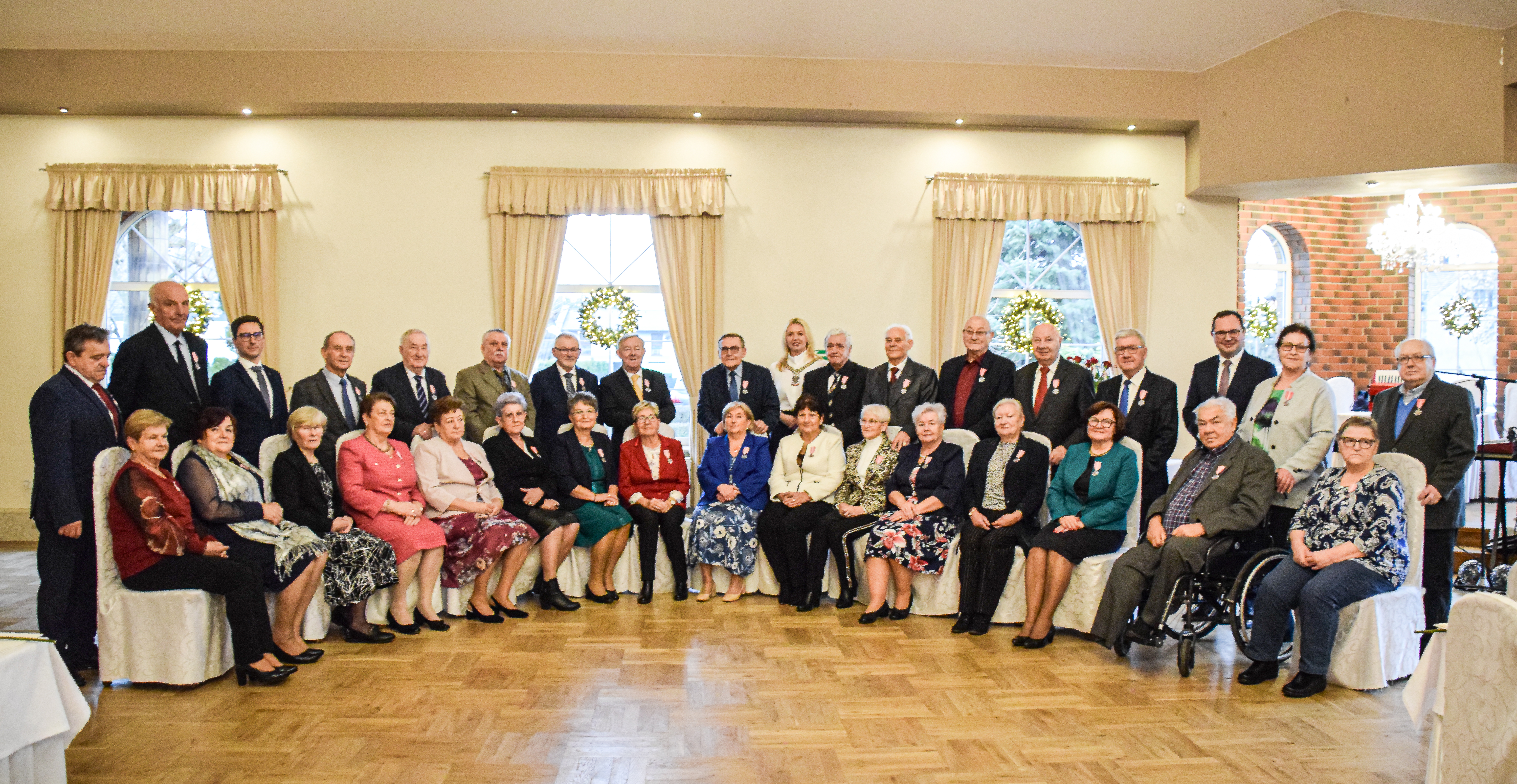 Zdjęcie grupowe jubilatów (1).jpg