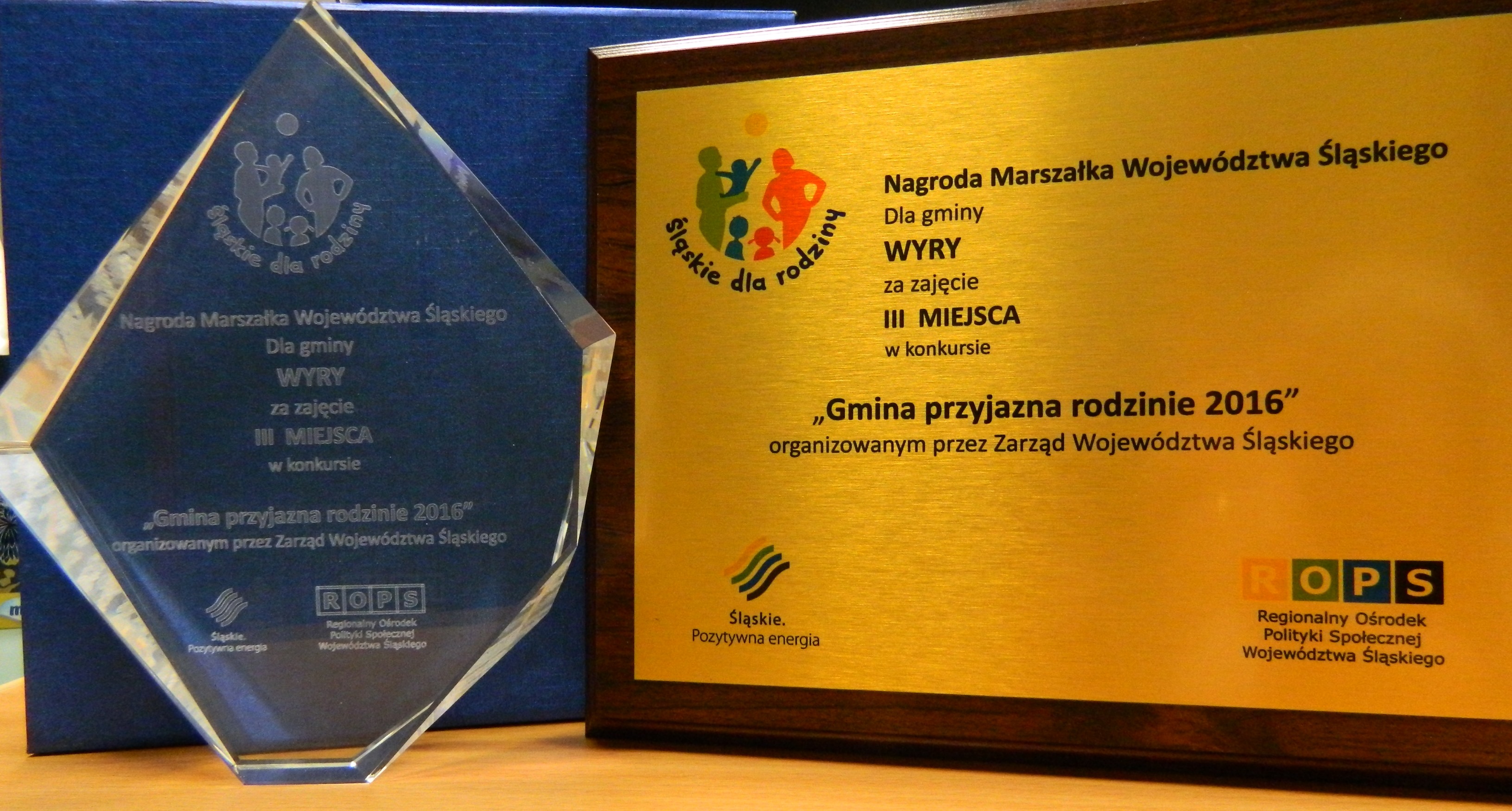 Nagroda w konkursie Gmina Przyjzna Rodzinie -III miejsce Gmina Wyry 09.12.2016r (4).JPG