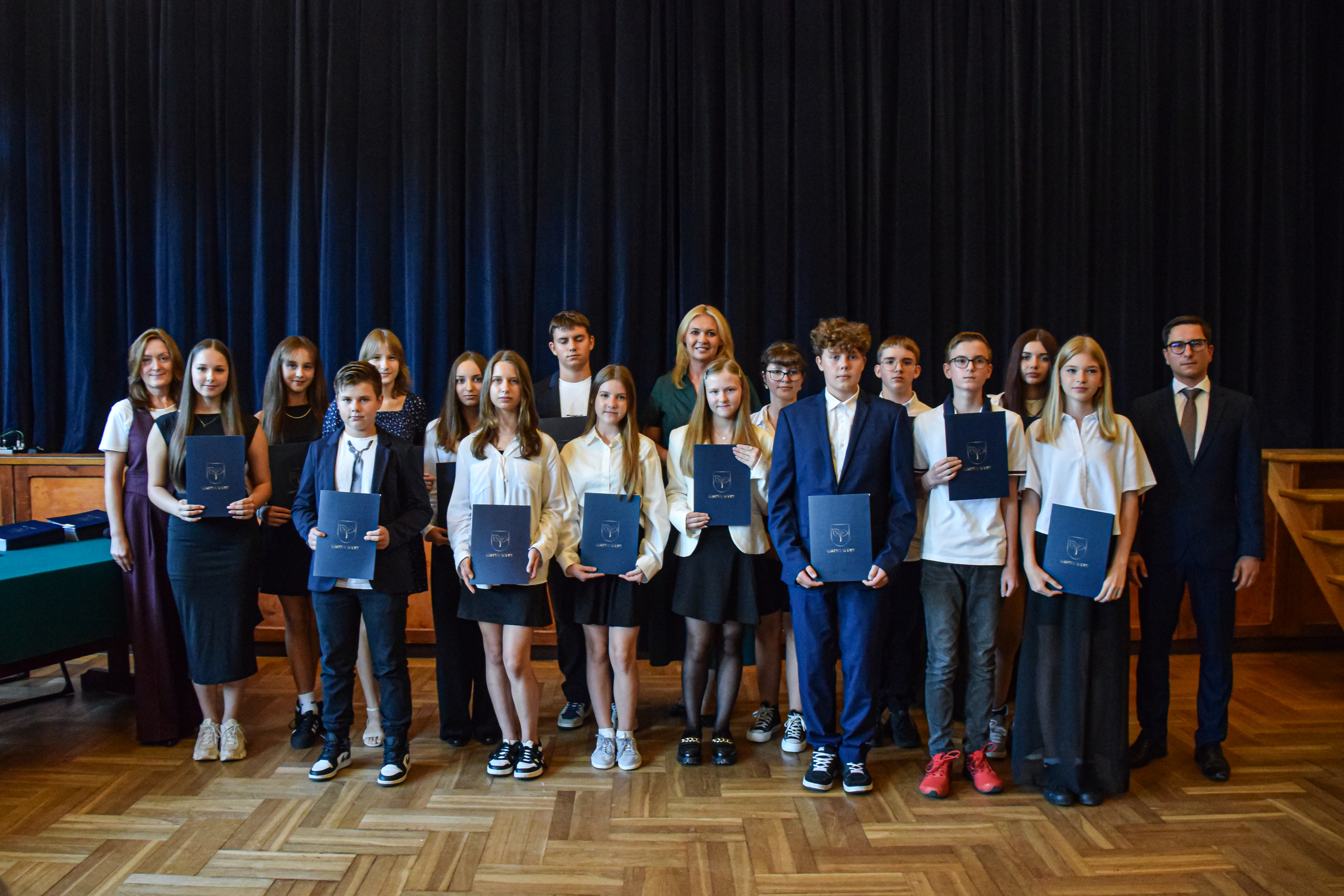 Szkoła Podstawowa w Gostyni – uczniowie klasy VII-VIII szkoły podstawowej.jpg