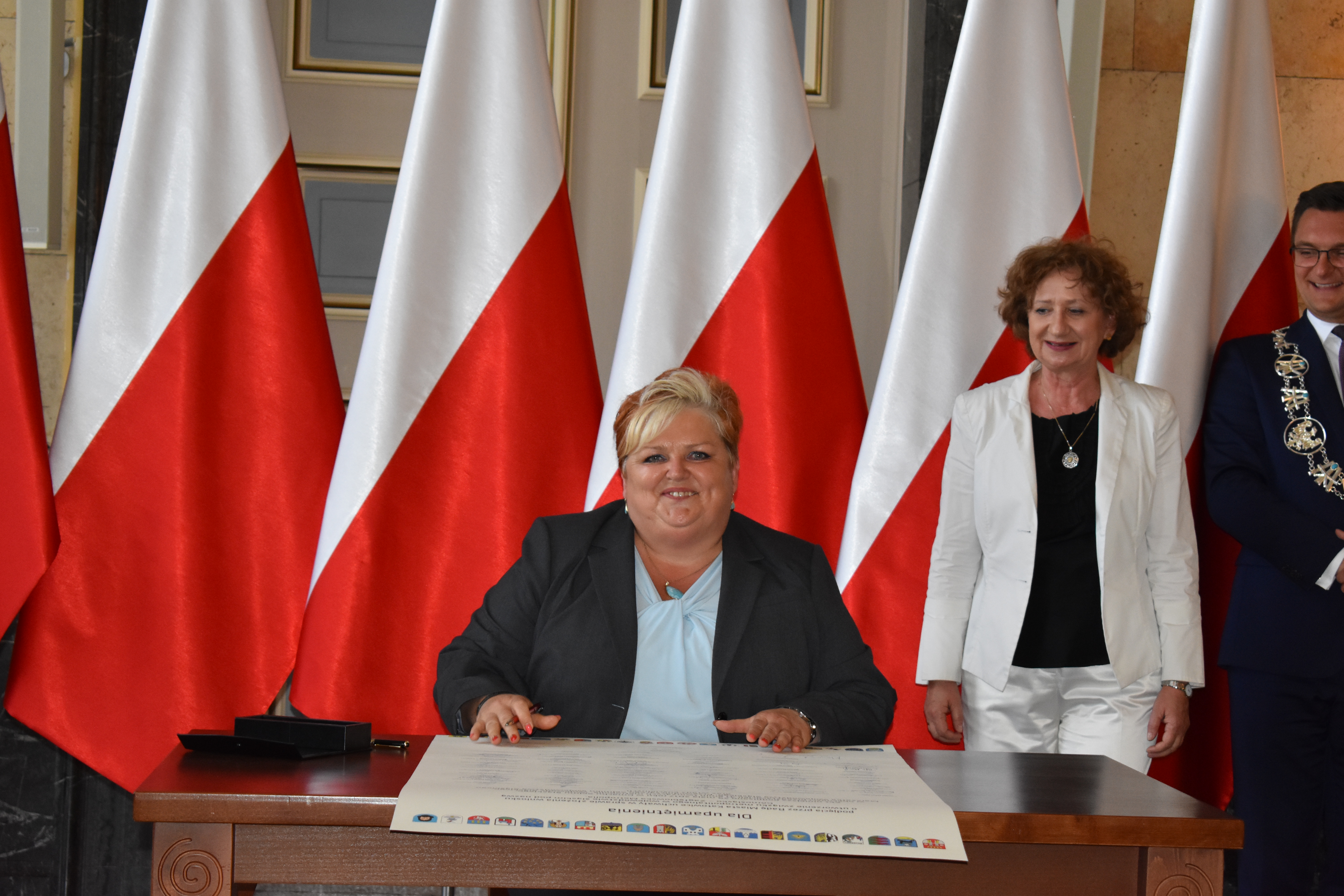 Podpisanie aktu upamiętniającego powołanie związku metropolitarnego Wójt Gminy Wyry (5).JPG