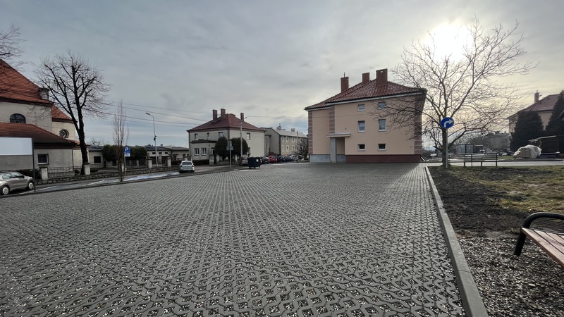 Nowe miejsca postojowe przy ul. Bojdoła (4).jpg