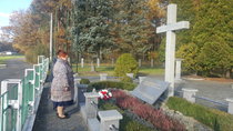 Wójt Gminy Wyry Barbara Prasoł odwiedziła cmentarze w Gostyni i Wyrach