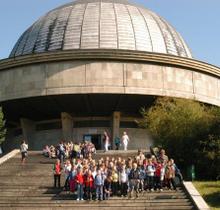 Wycieczka klas drugich do Planetarium w Chorzowie.