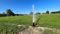 Boisko piłkarskie w Gostyni zostało wyposażone w system nawadniania
