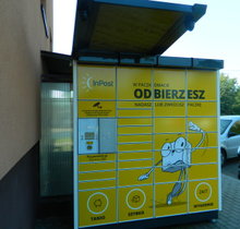 Paczkomat ul. Dąbrowszczaków 58 Wyry (2).JPG