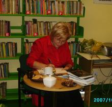 Pani Marta Fox w Bibliotece w Wyarch